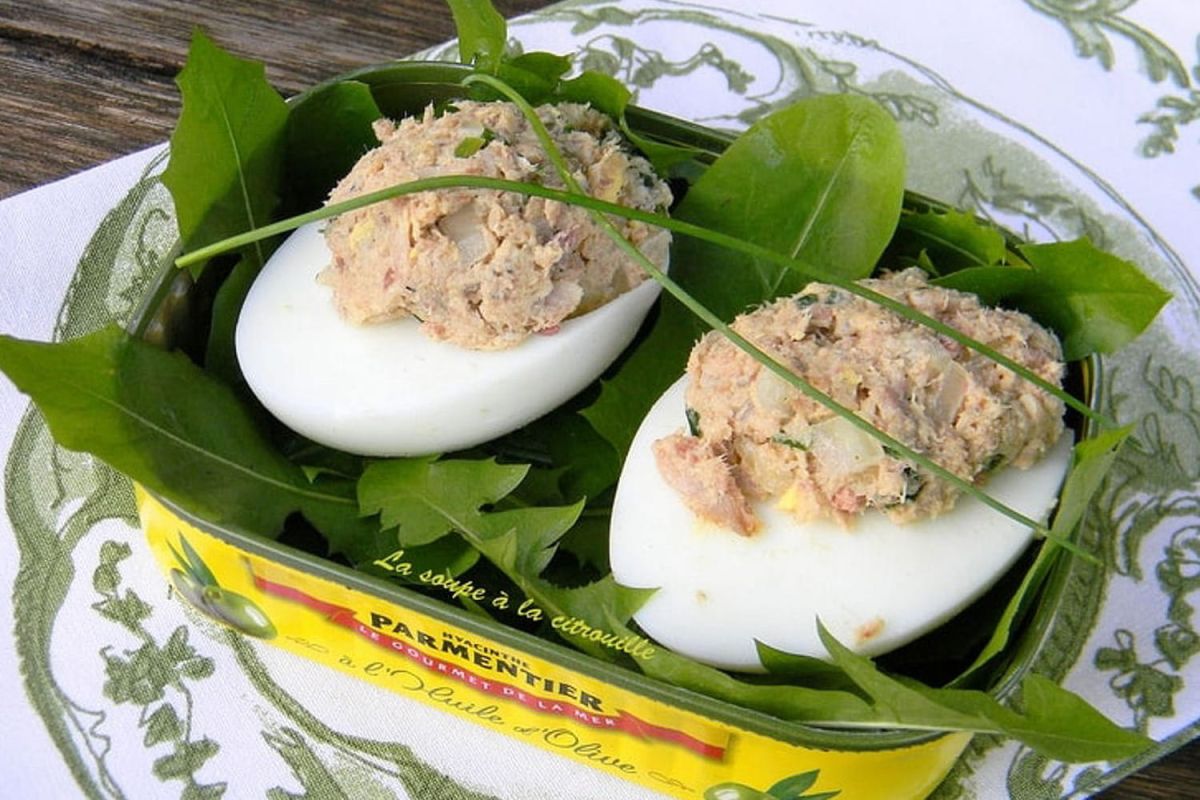 Écaler un œuf dur sans effort : la méthode recommandée