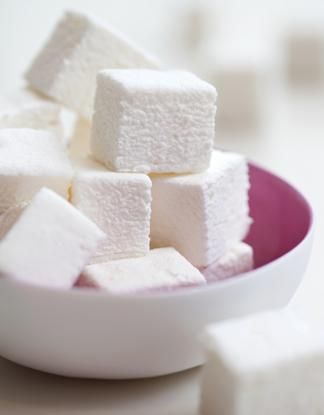 La guimauve s’invite dans nos assiettes : une tendance gourmande à découvrir