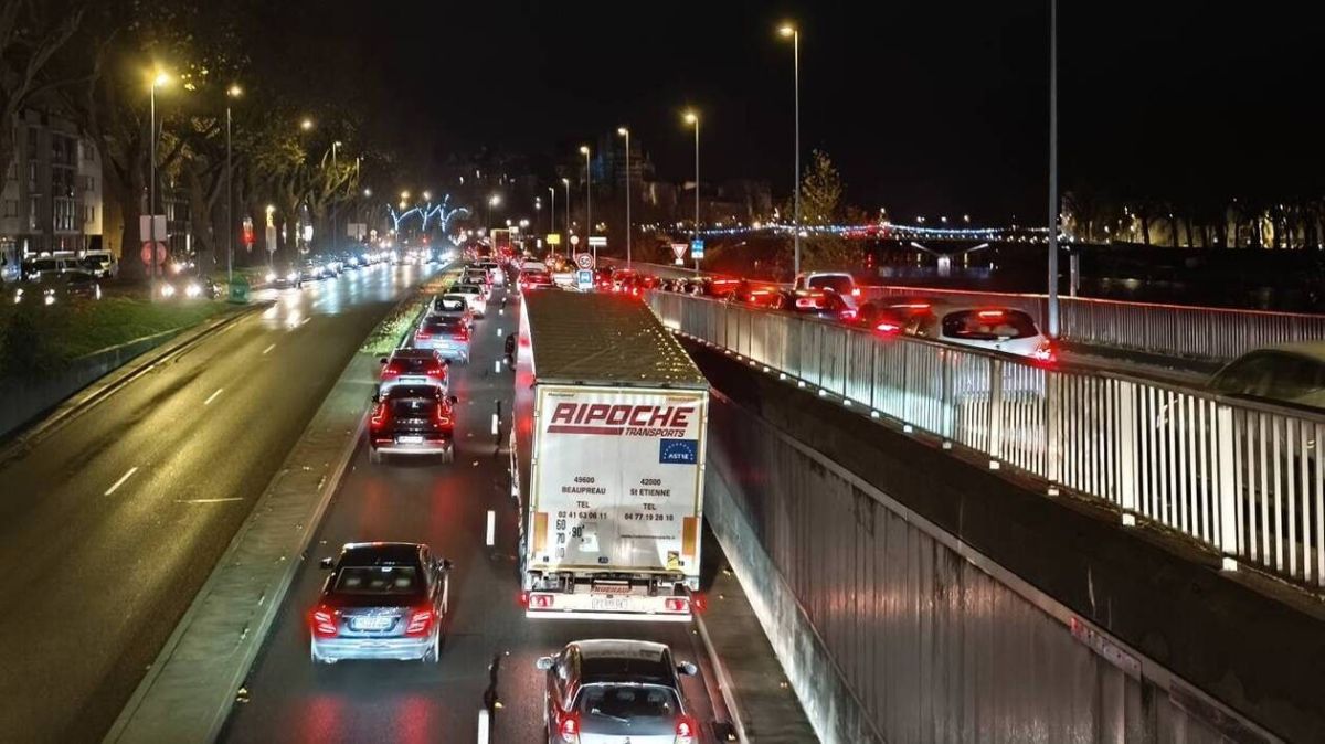 Circulation chaotique à Angers : des bouchons interminables en direction de Nantes