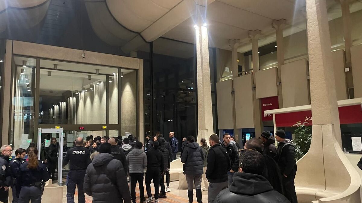 Un procès houleux : violences au tribunal après l'assassinat de Mansour