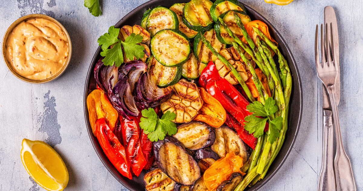 Les salades d'été : réinventer les légumes grillés au barbecue