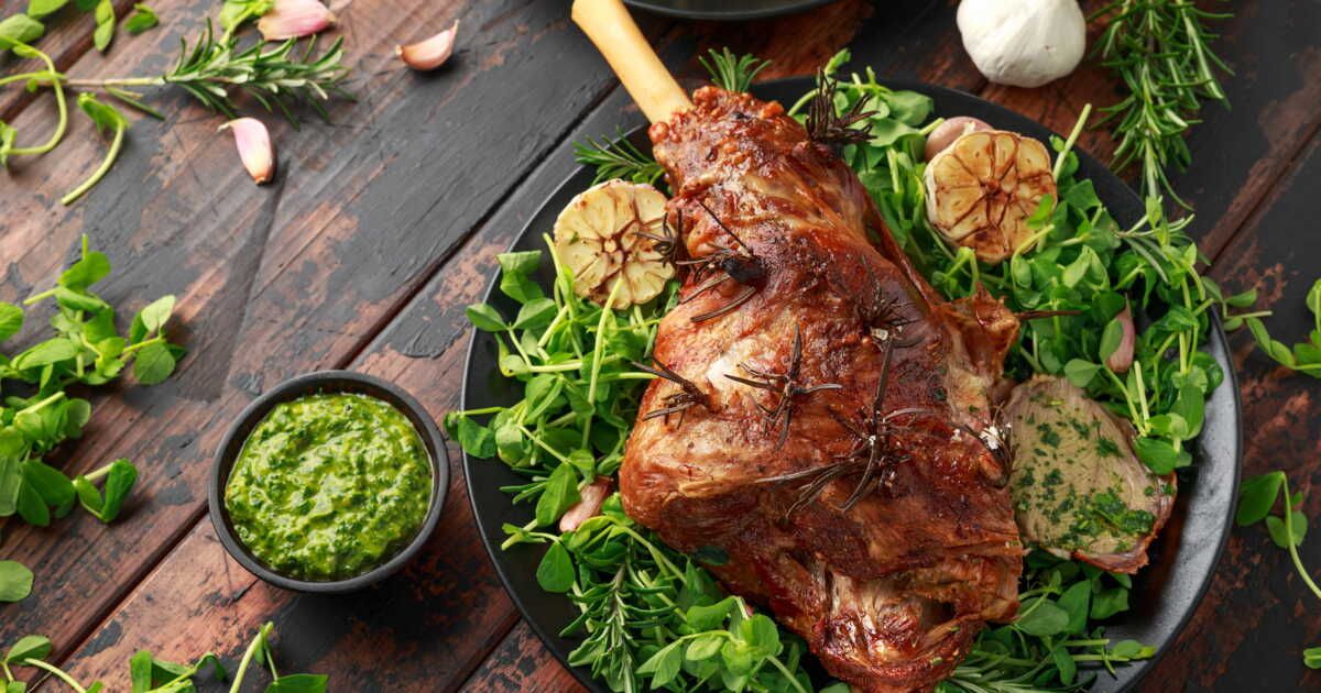 À Pâques, émerveillez vos convives avec le gigot d'agneau à la cuillère d'Alain Ducasse