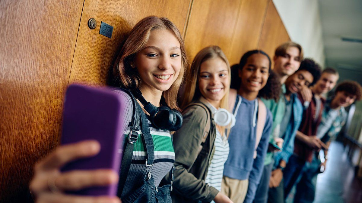 L'Australie mène la danse : faut-il interdire les réseaux sociaux aux moins de 16 ans en France ?