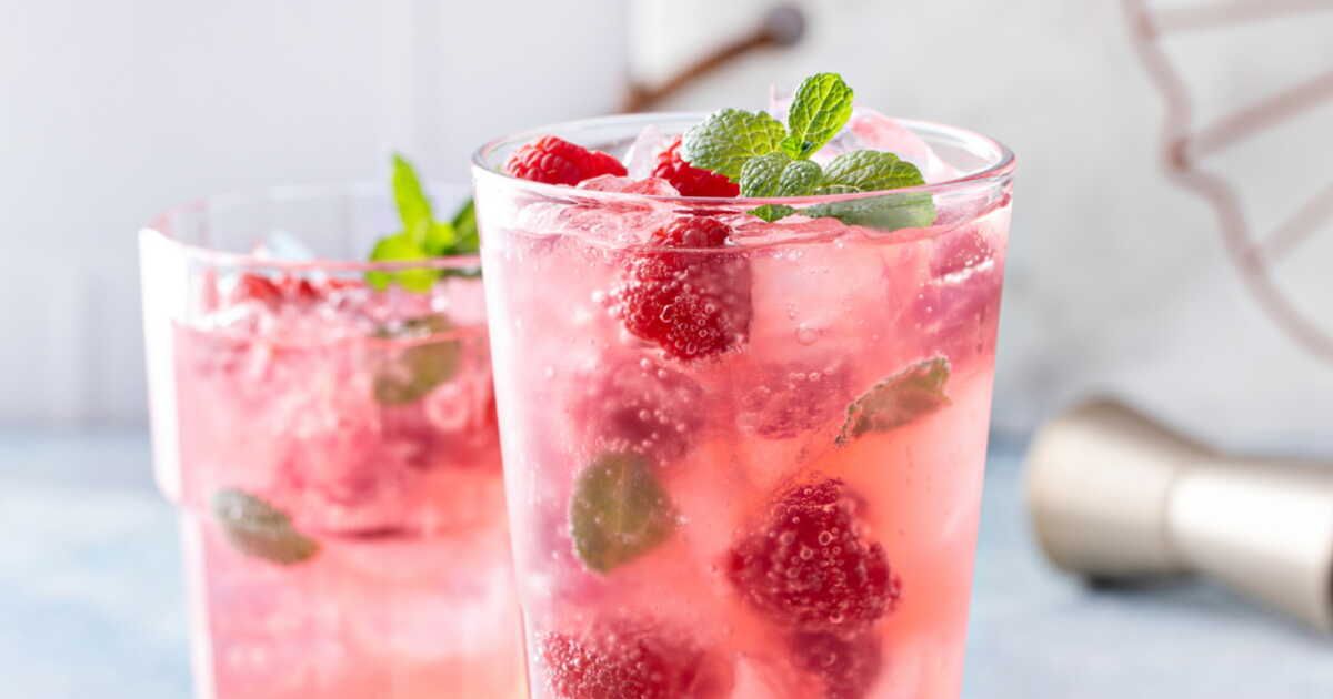 Découvrez le Barbie spritz, la recette estivale qui met la vie en rose