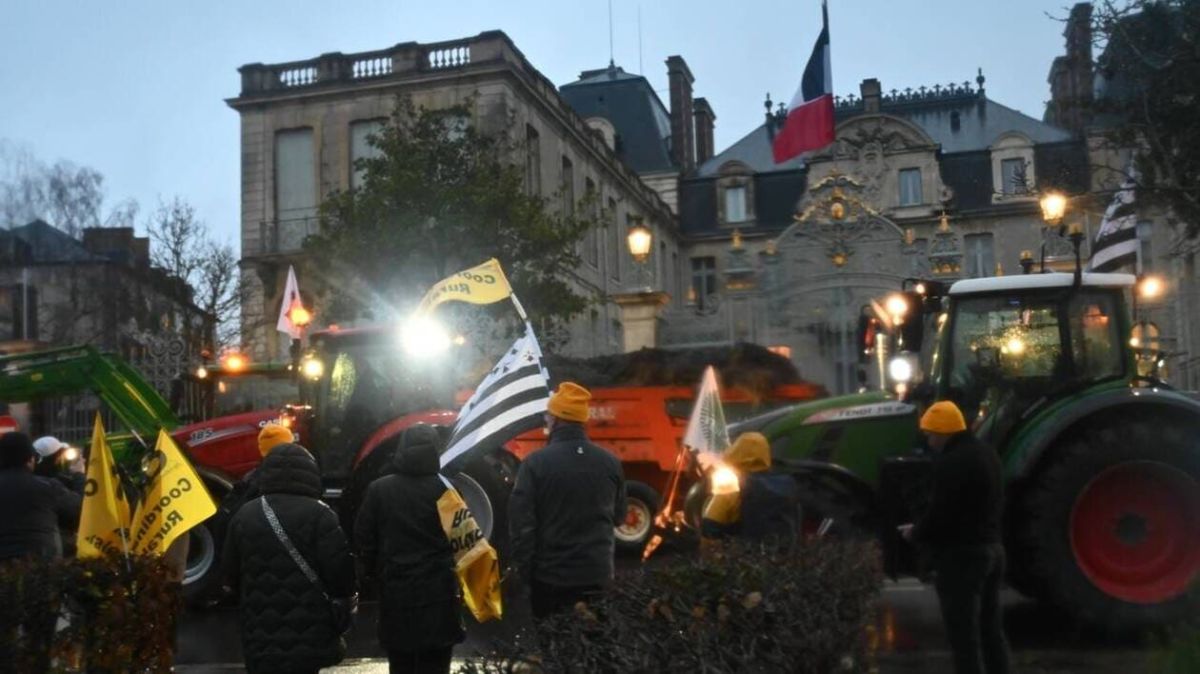 Les agriculteurs de Bretagne interpellent sur la gestion de l’eau à Rennes