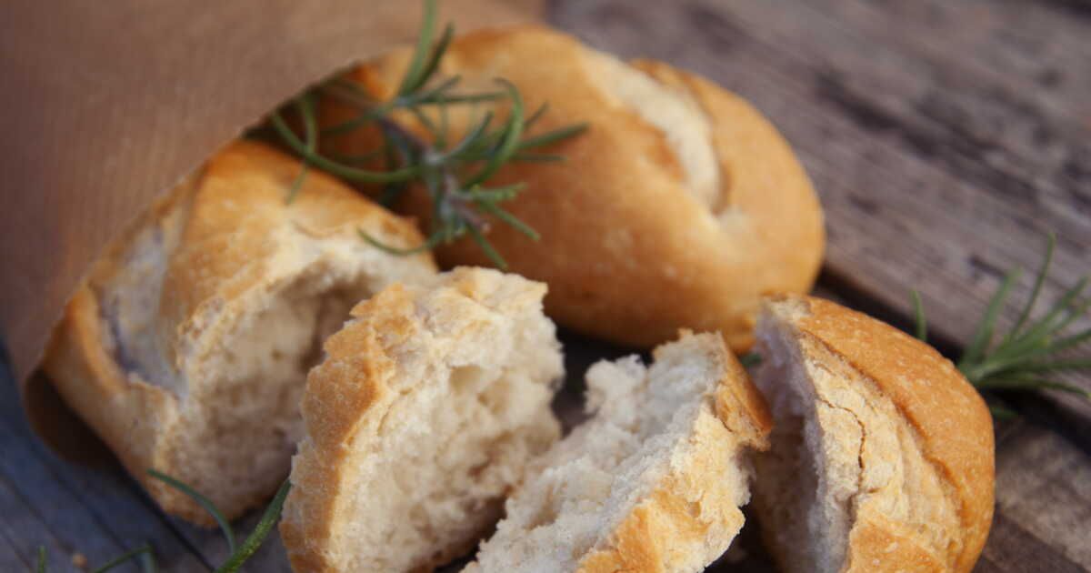 Redonnez vie à votre pain rassis avec cette astuce simple