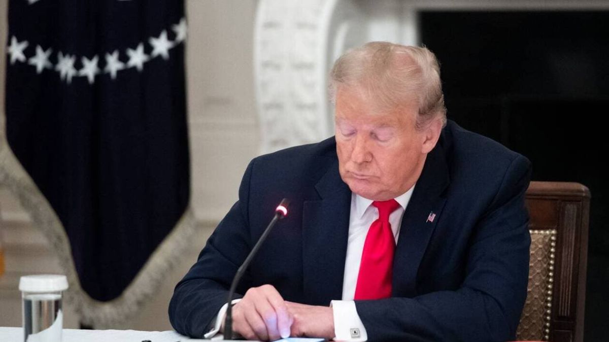 Donald Trump enivre Truth Social avec 160 posts en moins de cinq heures