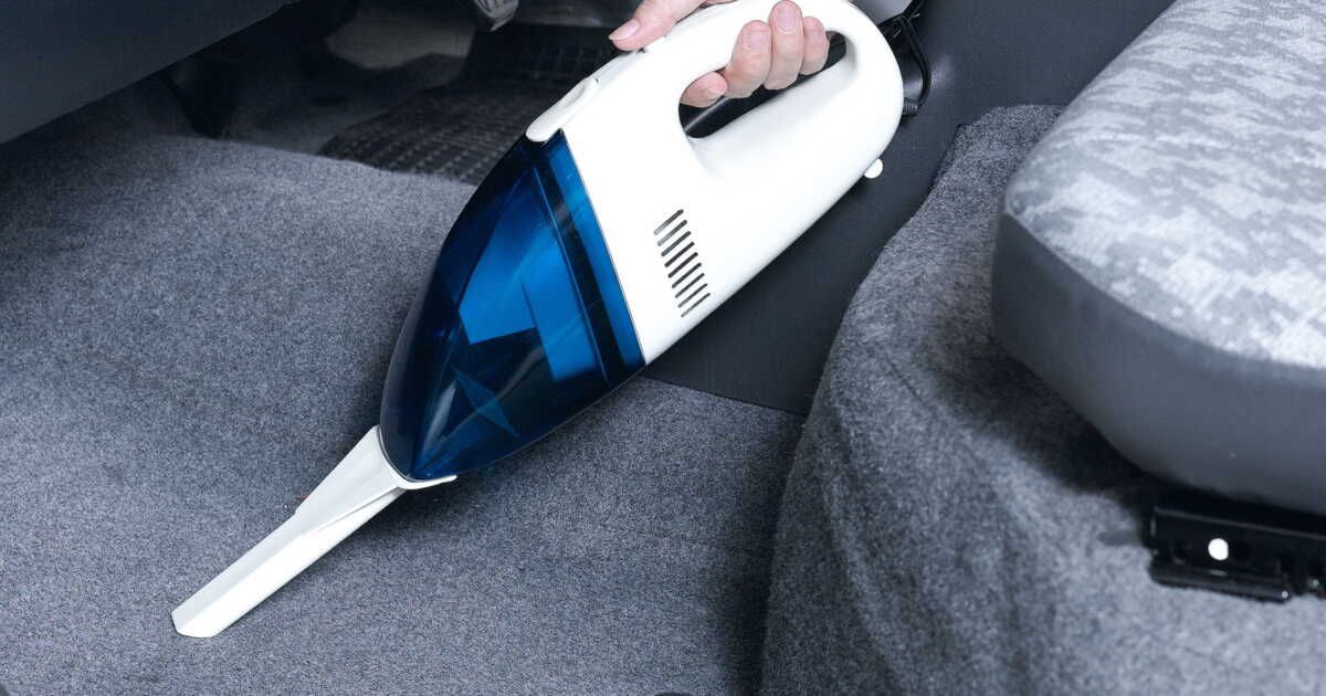 L'astuce géniale pour aspirer chaque recoin de votre voiture
