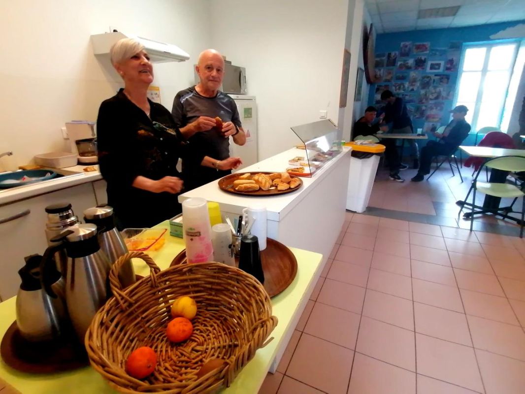 Zuekin à Biarritz : entre espoir et crise de l'accueil social