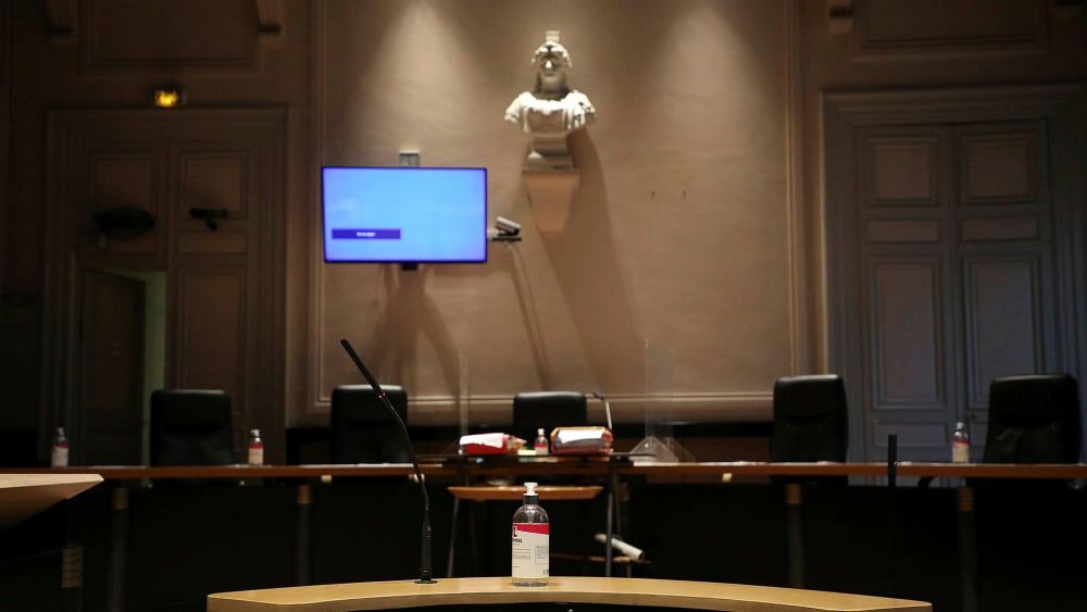 Un haut fonctionnaire accusé d'humiliation : une affaire qui défie la justice française