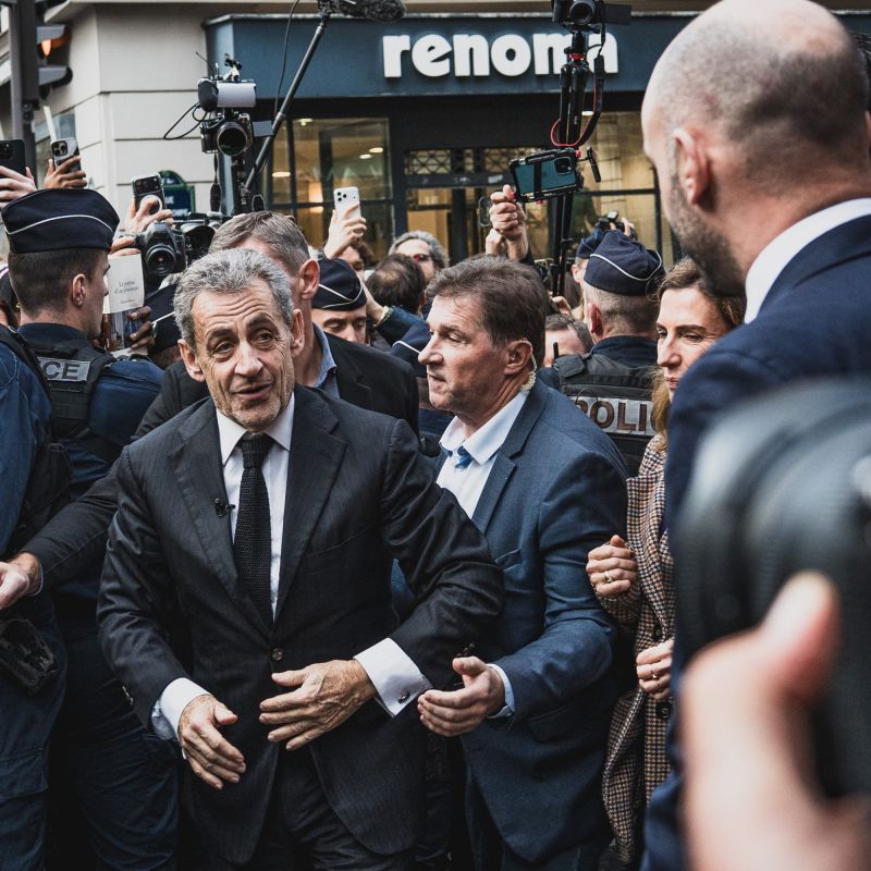 Nicolas Sarkozy : un livre qui fait le buzz avec 100 000 exemplaires en une semaine