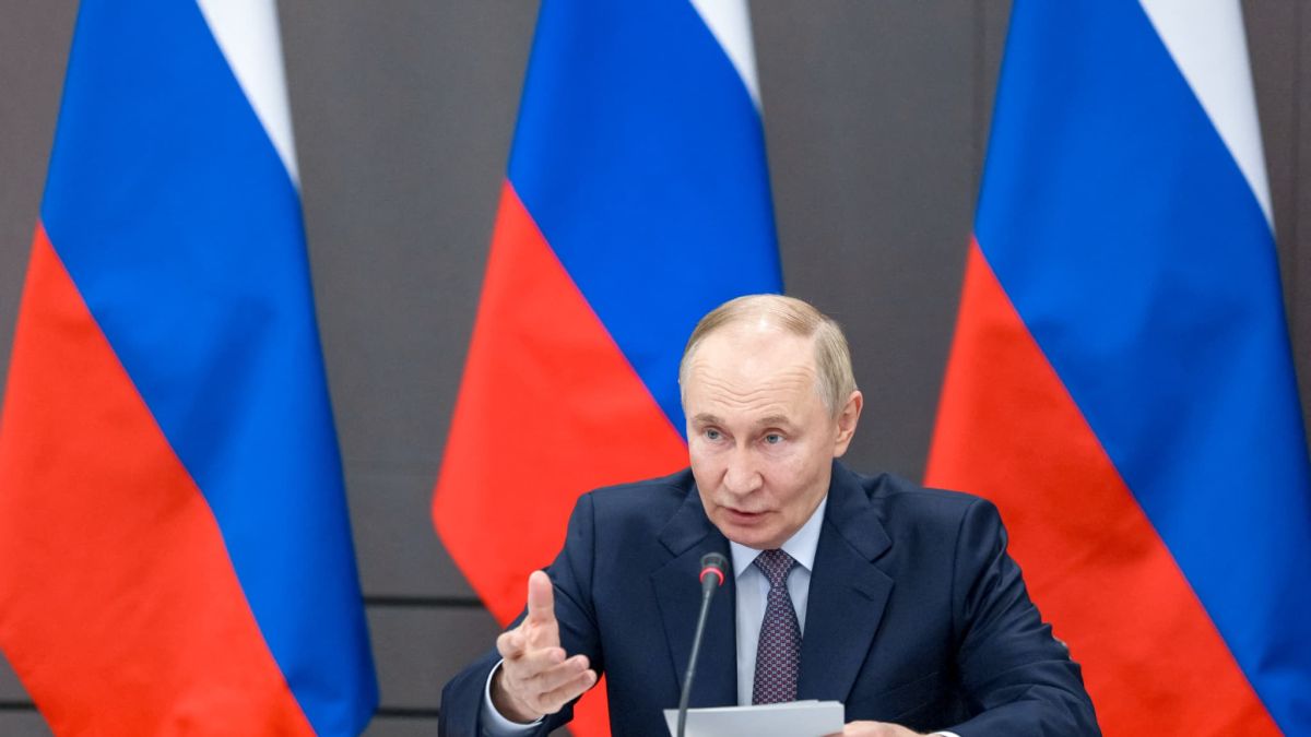 Poutine qualifie les dirigeants européens de jeunes porcs et menace d'agression en Ukraine