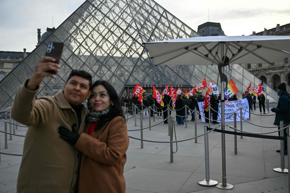 Grève au Louvre : les employés poursuivent leur mouvement face aux défaillances de la direction