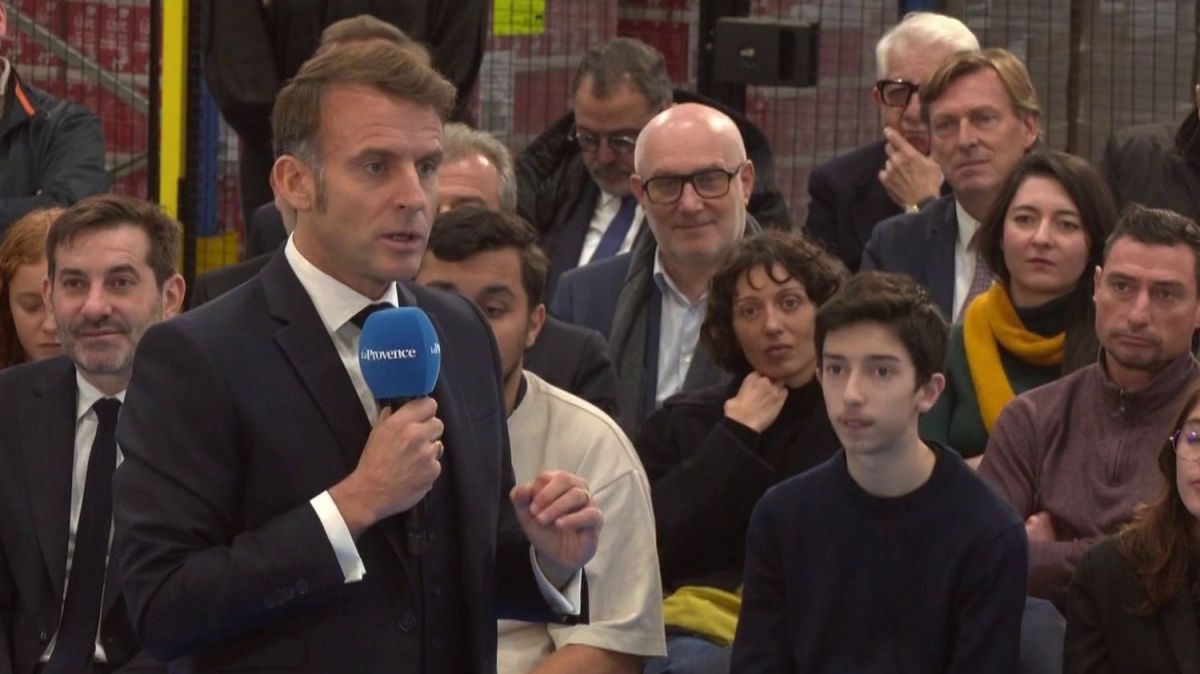 Une vidéo d'IA crée la panique avec un faux coup d'État en France