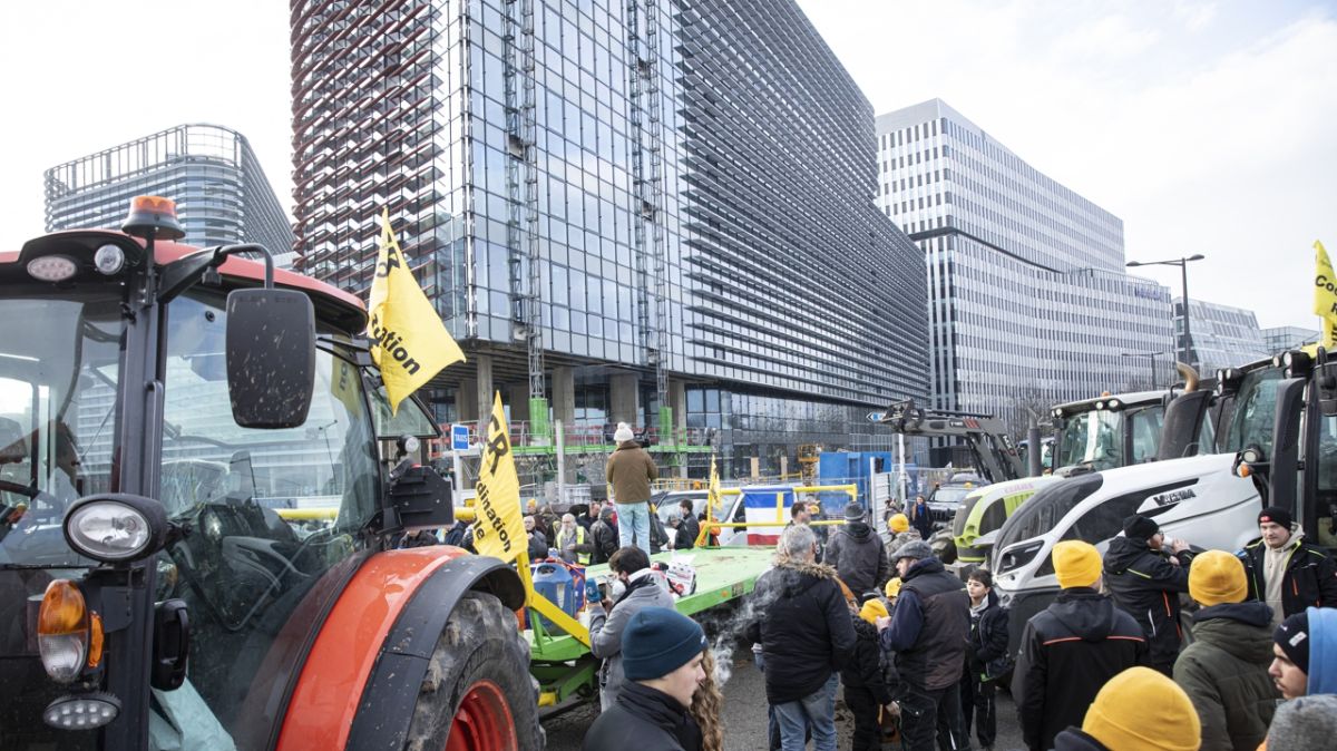 Des agriculteurs européens en grève à Bruxelles contre l'accord Mercosur