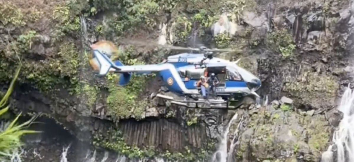 Secours héroïque à La Réunion : une adolescente évacuée d'une cascade dangereuse