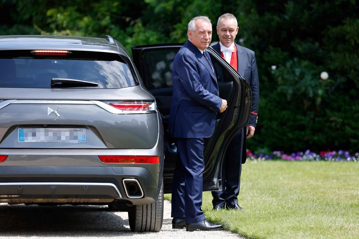 Fin des privilèges à vie pour anciens ministres : une réforme qui divise