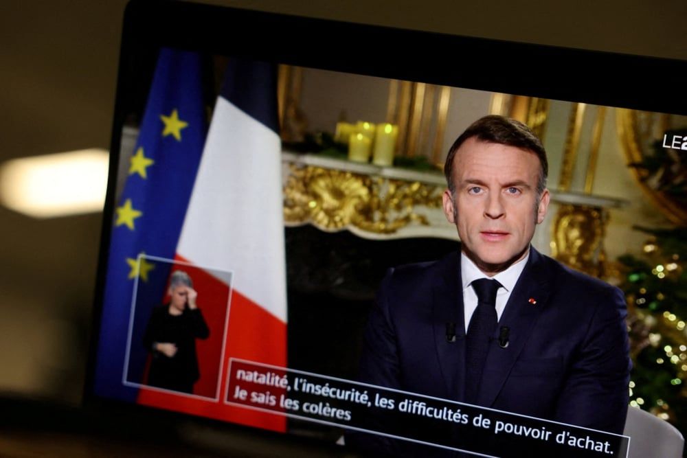 Emmanuel Macron s'engage à ne pas démissionner et à agir jusqu'à la dernière minute