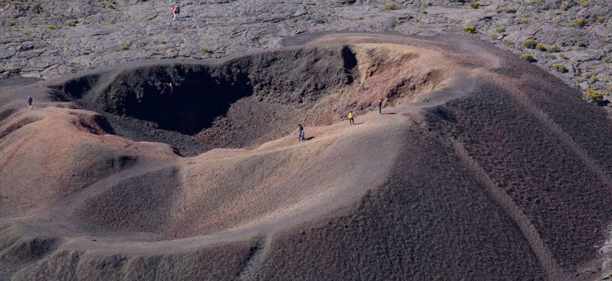 Le Piton de la Fournaise en alerte : une éruption potentielle à La Réunion