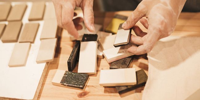 Poser du carrelage sur du bois : un défi à relever