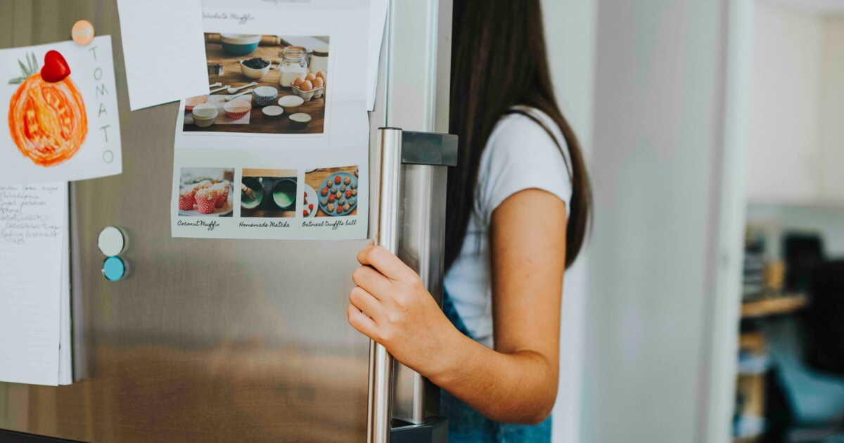 Réparez la porte de votre frigo avec cette astuce simple et efficace