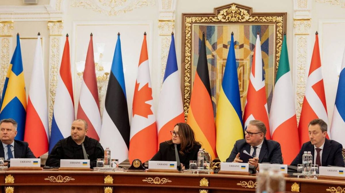 Les espoirs de paix en Ukraine, entre promesses et impasses