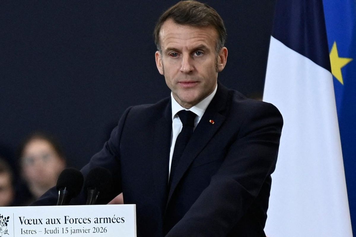 Emmanuel Macron évoque son œil rouge lors des vœux aux armées : un signe de détermination