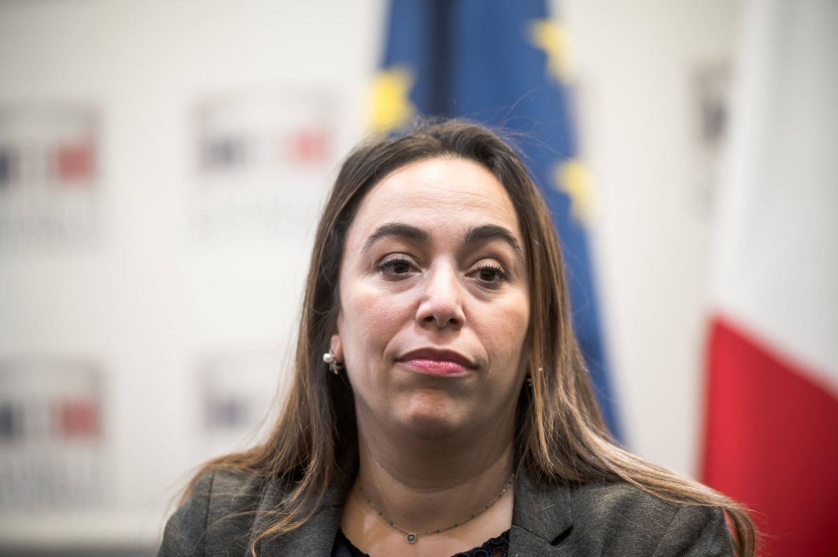 Sabrina Sebaihi défend l’Algérie : un regard écologiste sur la démocratie controversée