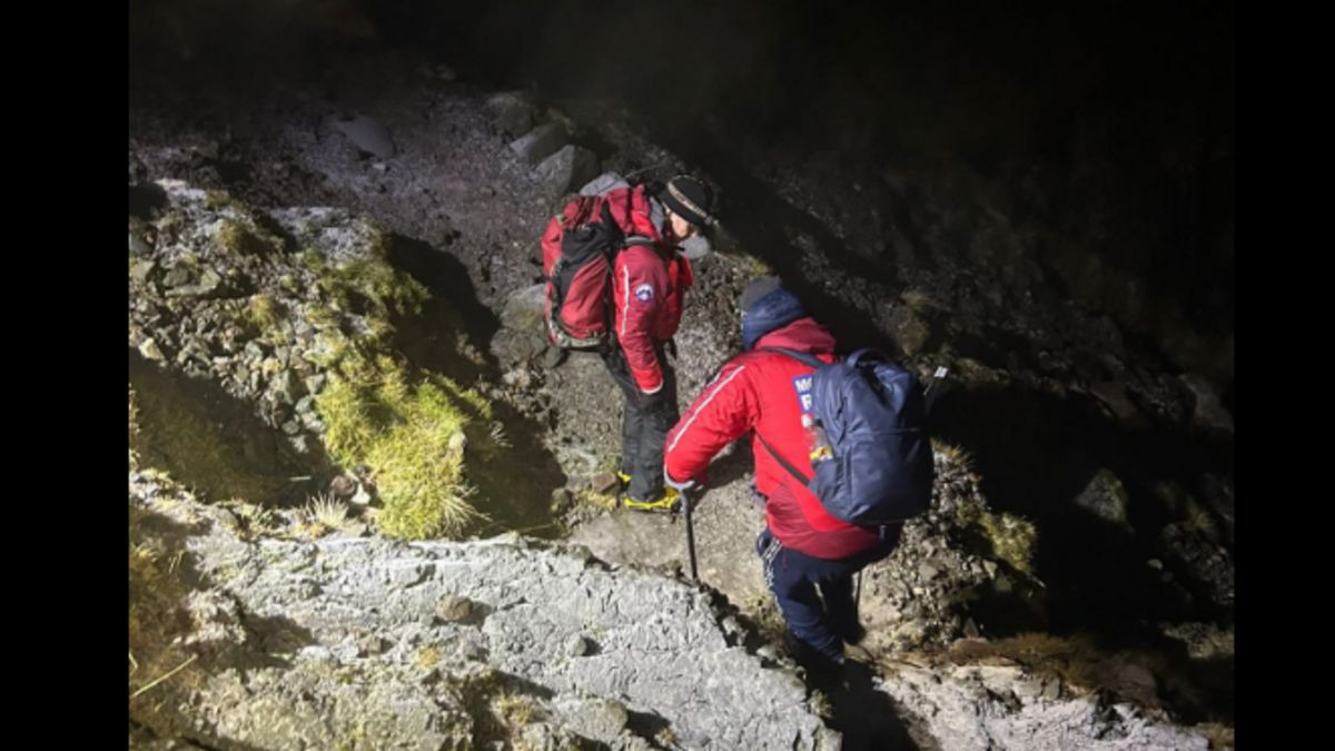 Des randonneurs secourus la nuit laissent l'aubergiste en colère et sans paiement