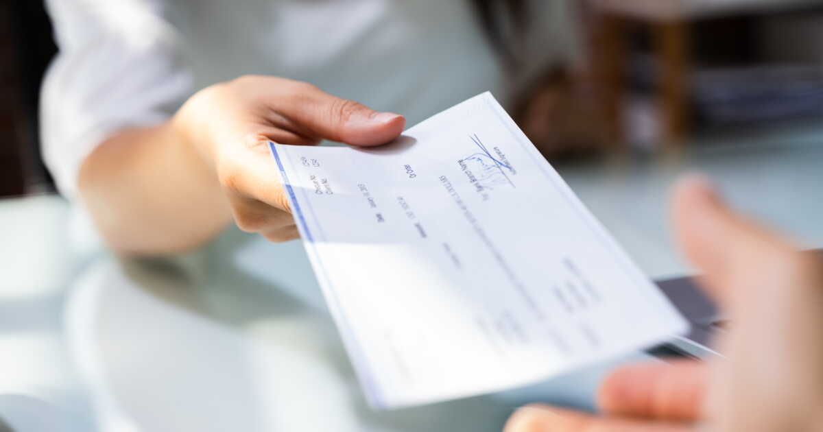 Une banque en ligne limite l'encaissement des chèques à 250 euros