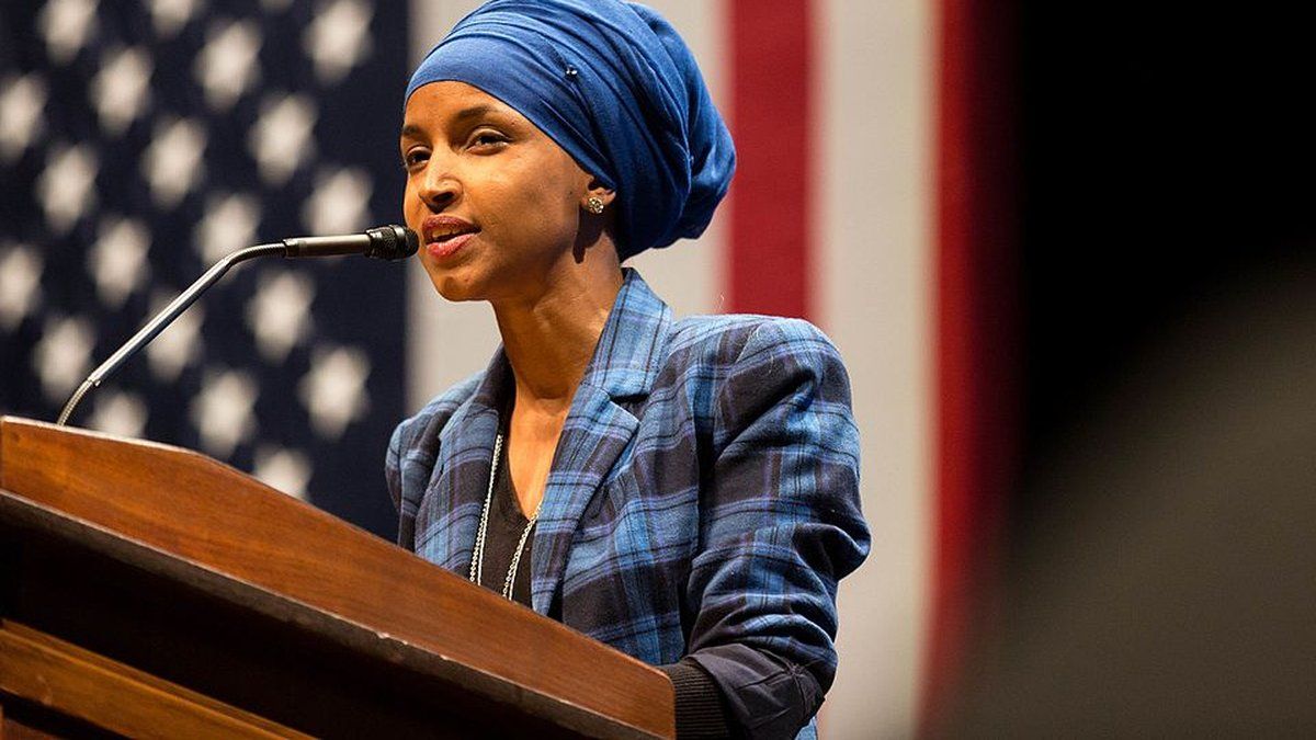Agression à Minneapolis : Ilhan Omar sous les projecteurs et les accusations