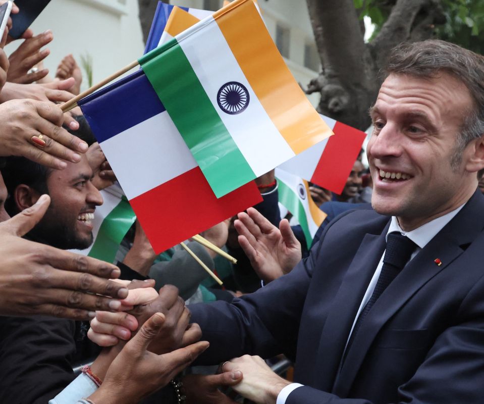 Macron admet ses erreurs de parcours dans une confession sincère