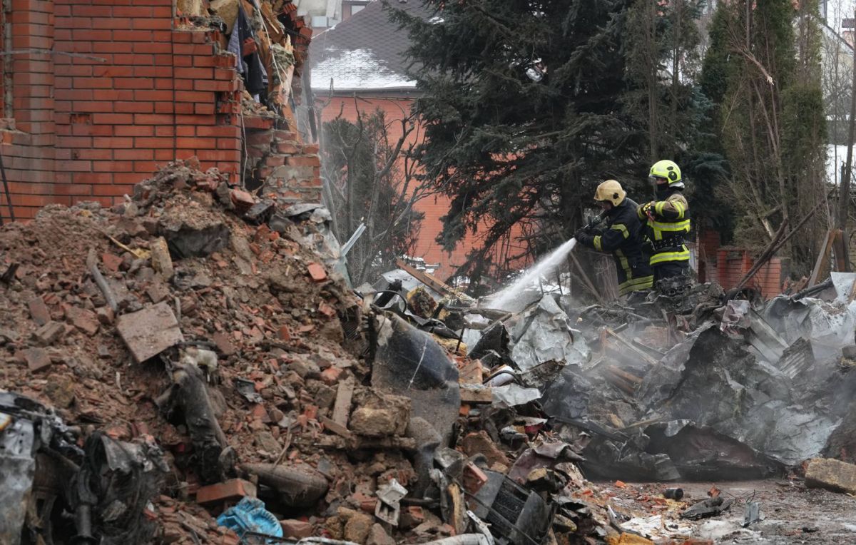 Ukraine : explosions à Kiev avant le quatrième anniversaire de l'invasion