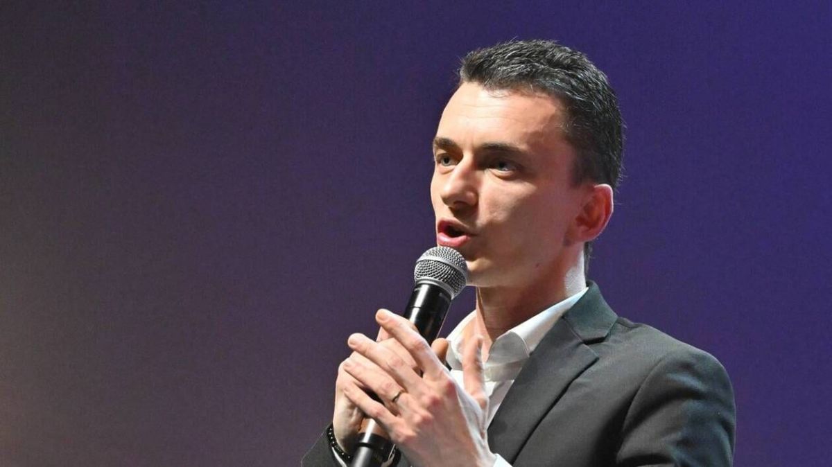 Un adjoint communiste sous le feu des critiques après une plainte en diffamation