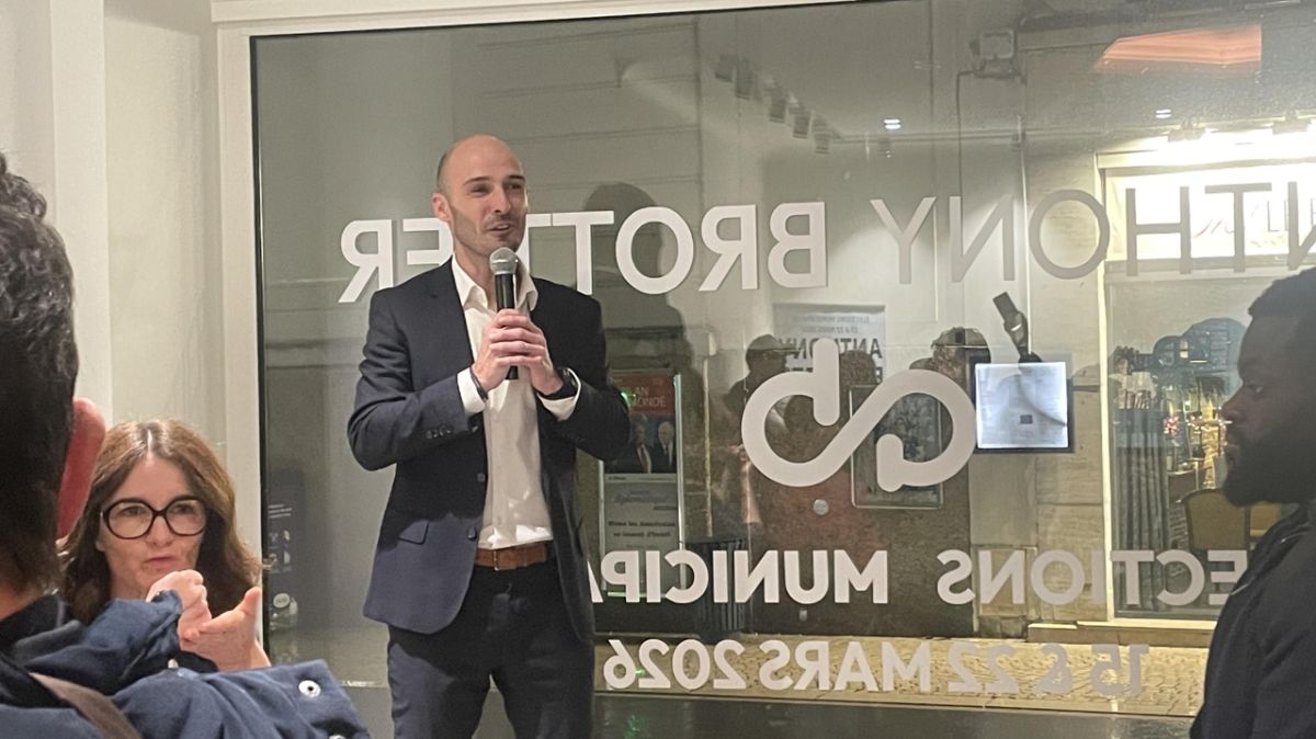 À Poitiers, la bataille politique se joue entre fléchettes et soutiens