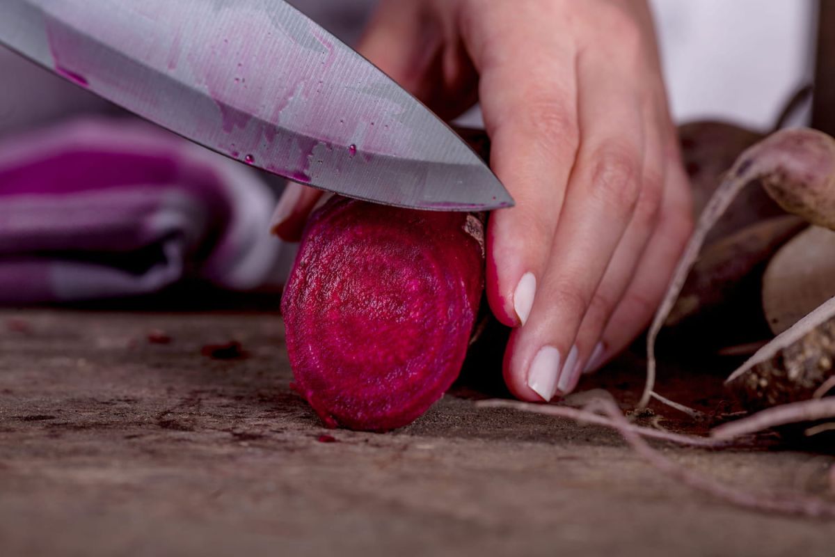 Comment éliminer les taches de betterave sur les mains efficacement