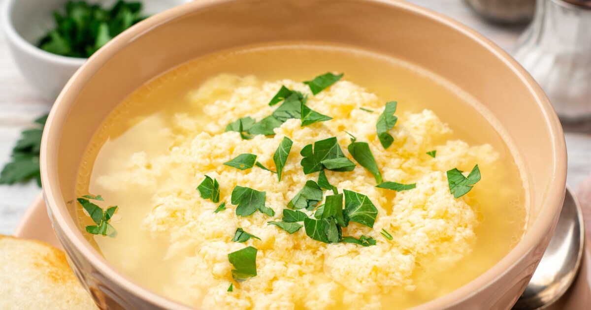 Découvrez la soupe aux œufs, la recette TikTok qui réchauffe cet automne