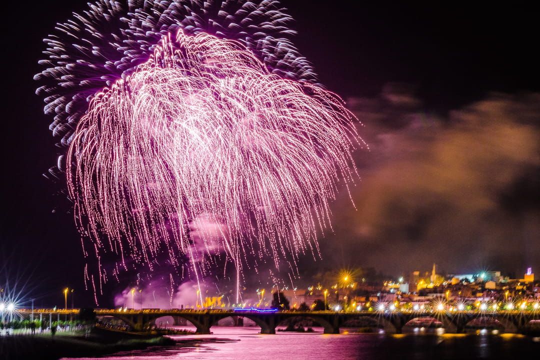 découvrez les restaurants incontournables pour le feu d'artifice du 14 juillet
