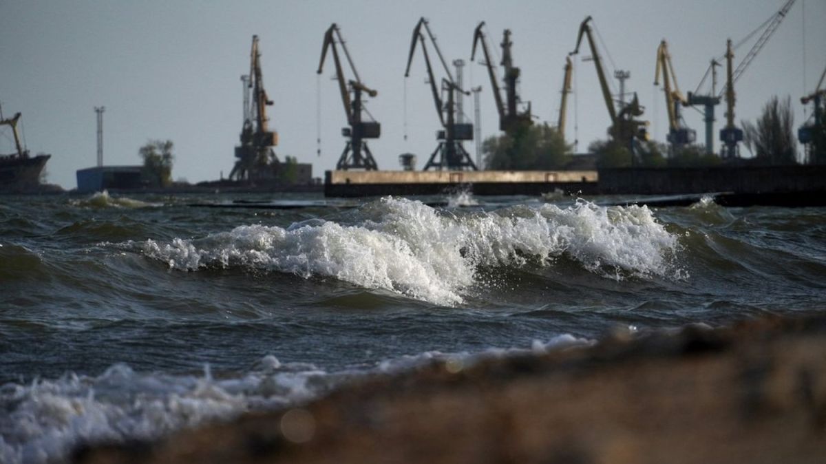 Prime attaque ukrainienne sur un port russe : des réservoirs en flammes