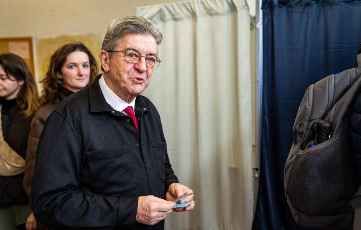 Mélenchon cible une gauche désunie dans son dernier coup de rage