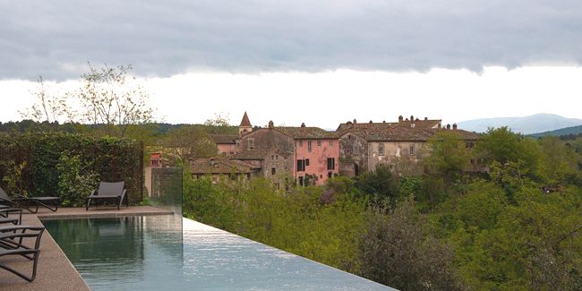 découvrez la piscine couloir de nage : esthétique et pratique