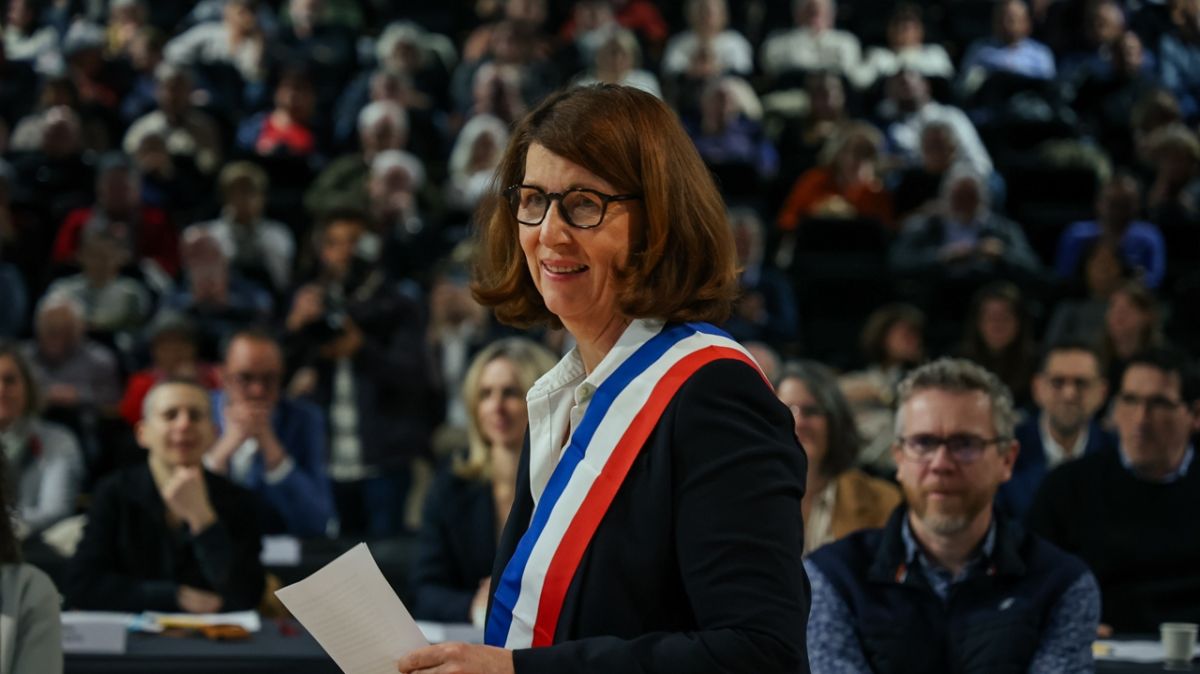 Châtellerault : Anne-Florence Bourat prend les rênes de la municipalité avec ses adjoints