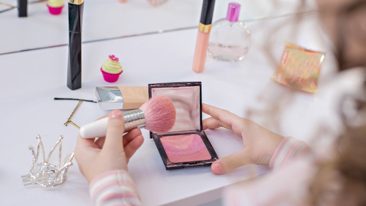 Des géants de la cosmétique sous enquête pour incitation à la consommation chez les mineurs