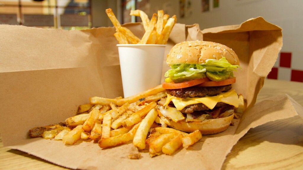 Five Guys ouvre un nouveau restaurant sur les Champs-Élysées