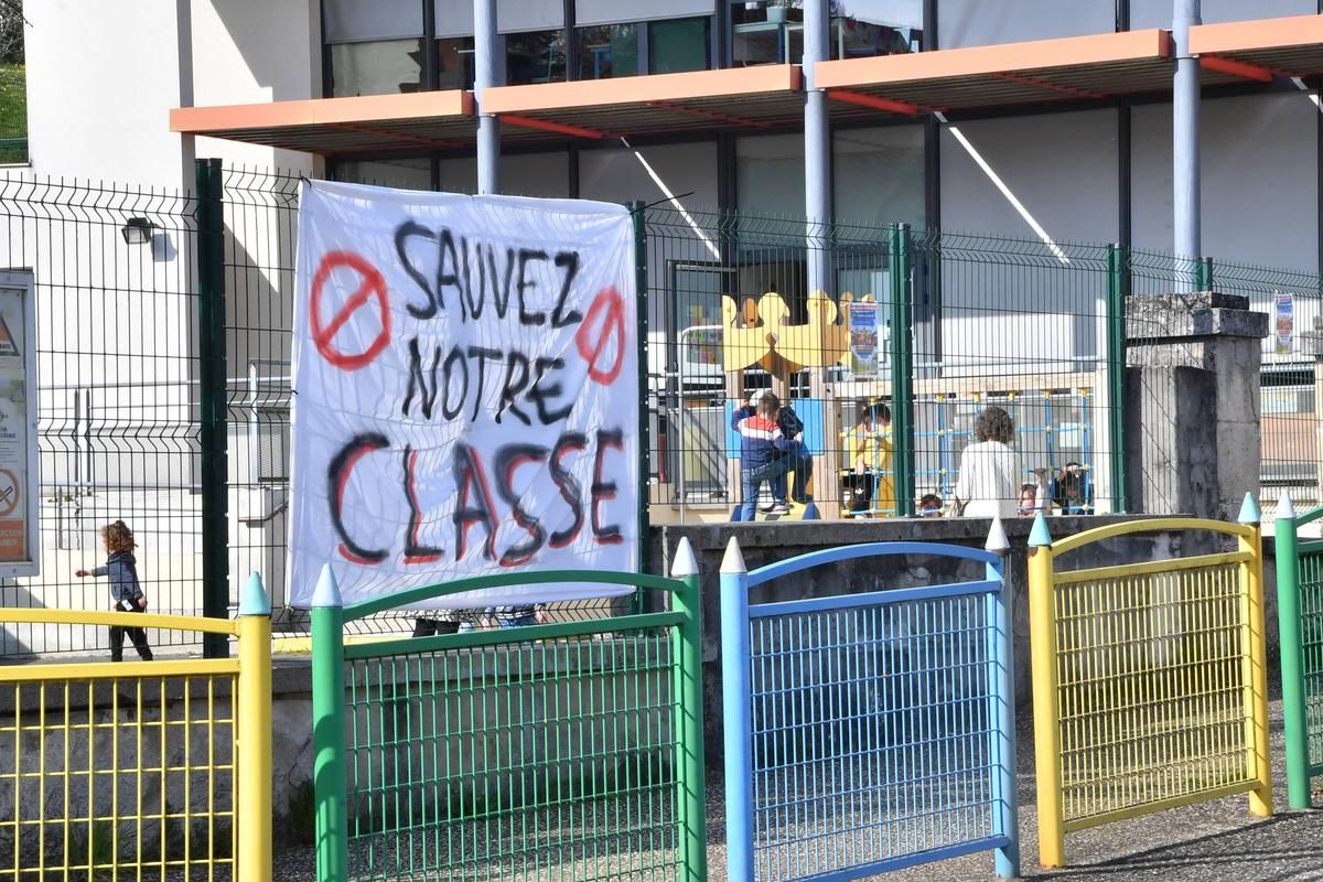 Éducation : une mobilisation des enseignants face aux fermetures de classes