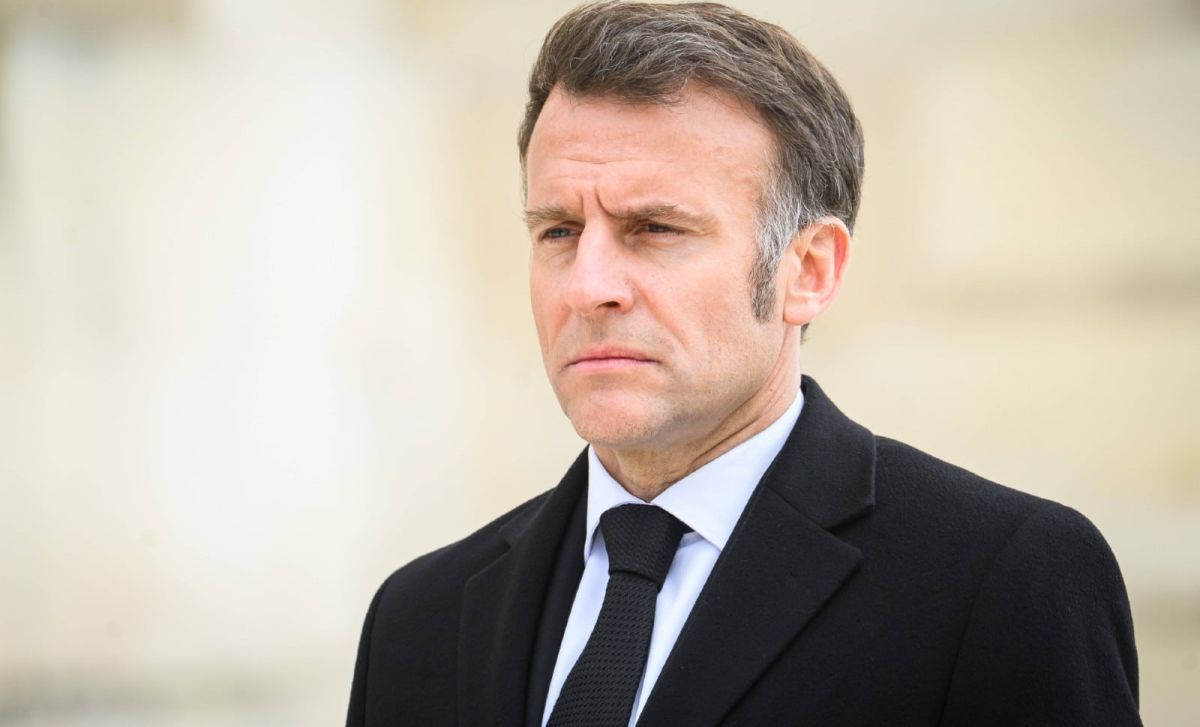Quand l'art provoque la justice : Blow face à Macron