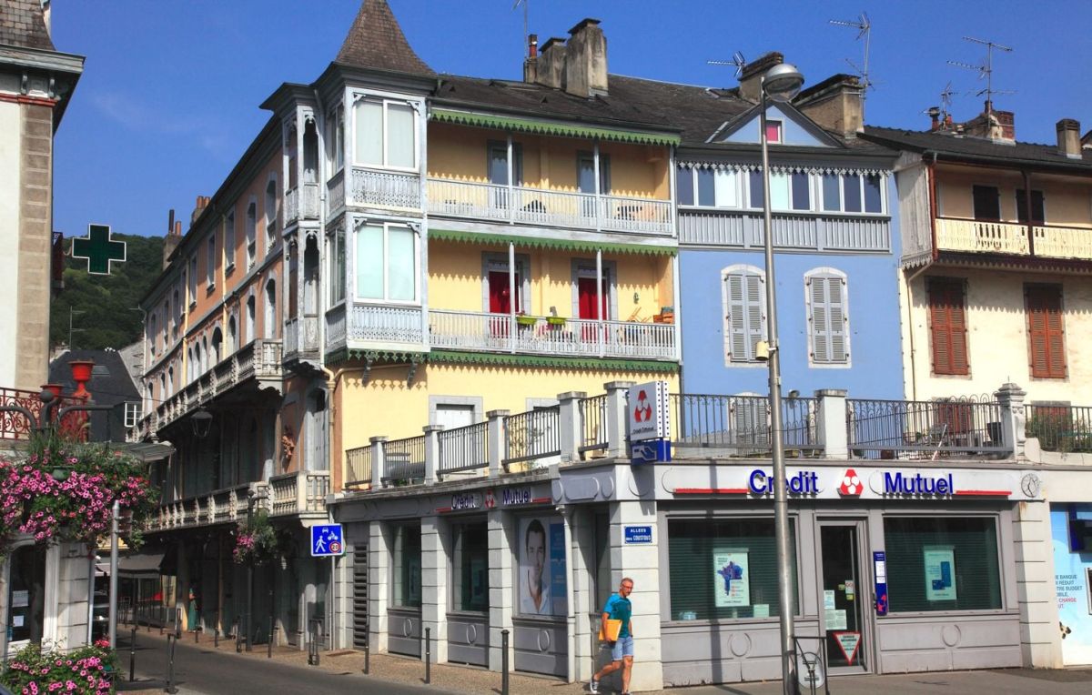 Des tags racistes à Bagnères-de-Bigorre : la mairie réagit avec fermeté