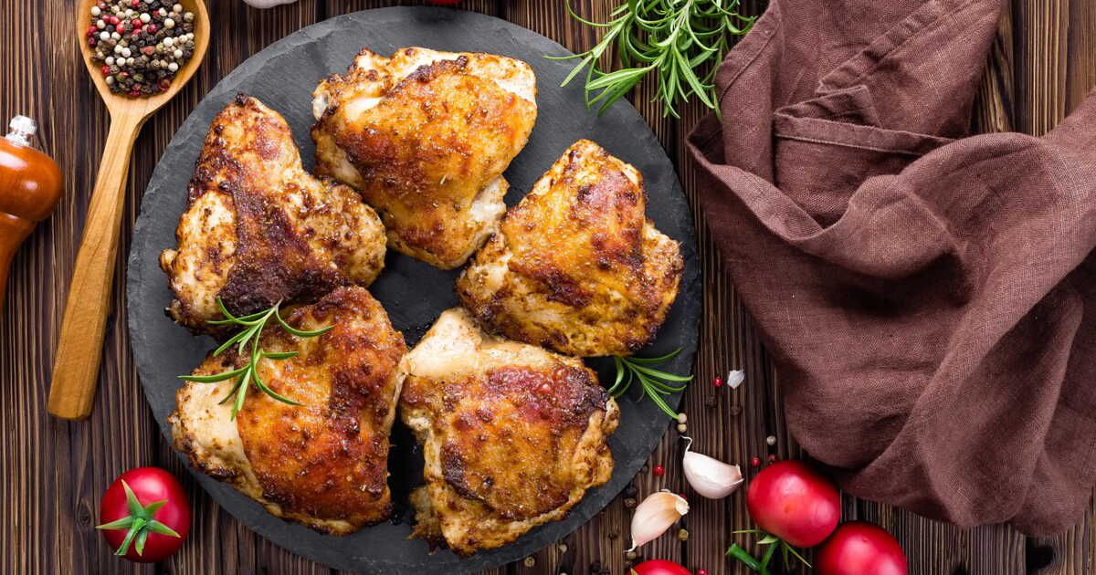 Cuisson des cuisses de poulet : nos astuces pour qu'elles restent bien tendres et savoureuses au four