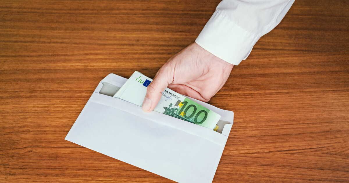 Envoyer de l'argent liquide par courrier : ce que dit la loi