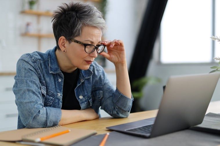 Discrimination des seniors au travail : un appel à l'action urgent